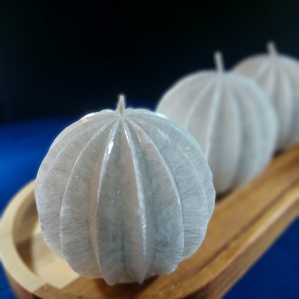 Palmu vaska dizaina svece Lode.