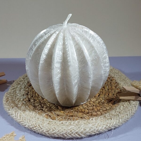 Palmu vaska dizaina svece Lode bēša